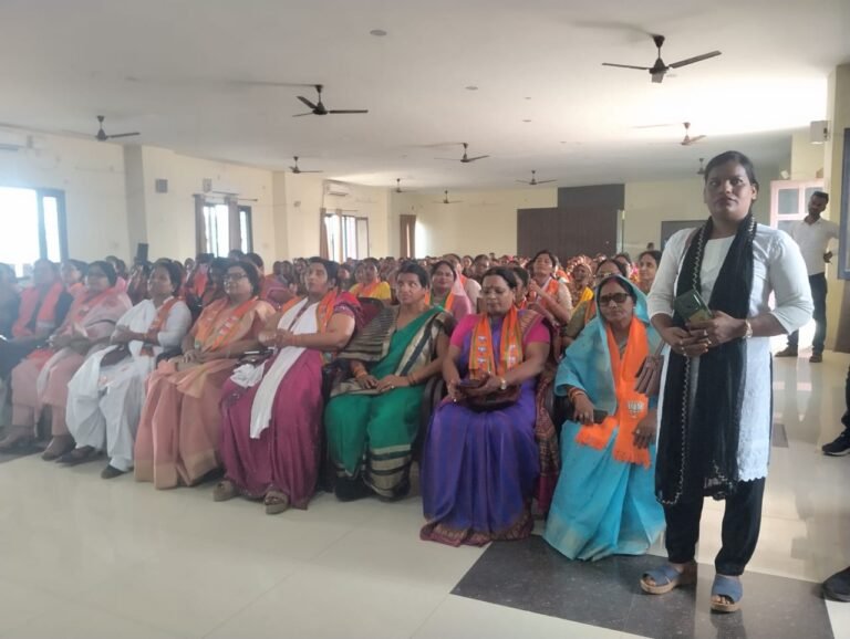 भारतीय जनता पार्टी  महिला मोर्चा की जिला अध्यक्ष विनीता सिंह जी के नेतृत्व में आत्मनिर्भर भारत संकल्प अभियान सम्मेलन किया गया