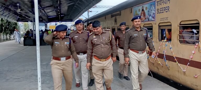 वाराणसी सिटी रेलवे स्टेशन से संत रविदास स्पेशल ट्रेन बेगमपुरा स्पेशल ट्रेन को आए हुए दर्शनार्थियों को ले जाने के लिए कुशलता पूर्वक रवाना किया गया