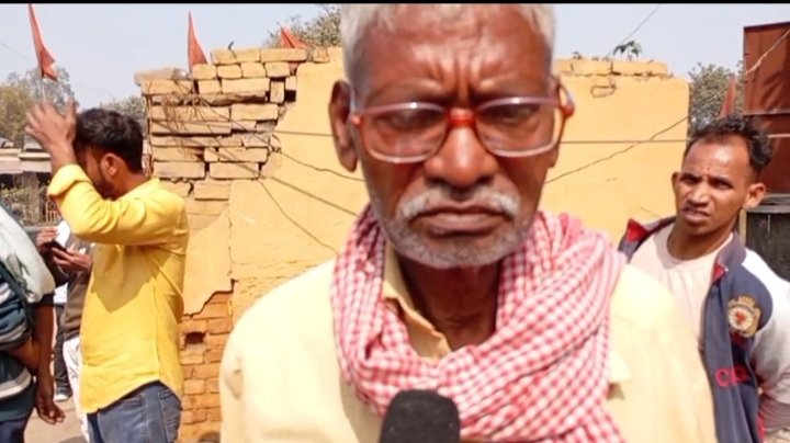 प्रधान पुजारी रामचंद्र बाबा सिद्ध पीठ 108 को महिला द्वारा जान से मारने व गम्भीर धाराओ में फसाने की धमकी दिया।