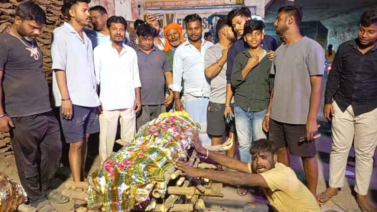 एक अलग ही अंदाज में ढेलवरिया स्थित चौकाघाट पर होलिका दहन का प्रोग्राम रखा गया है। आईए जानते हैं क्या है होलिका दहन के कार्यक्रम में ख़ास